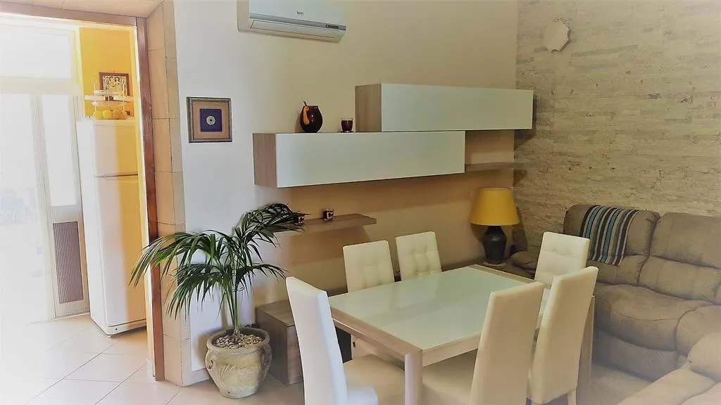 B&B Gi & Gio Кабрас 0*,  Италия