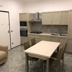 https://bnb-13-minuti-dal-centro.catania-hotels.net